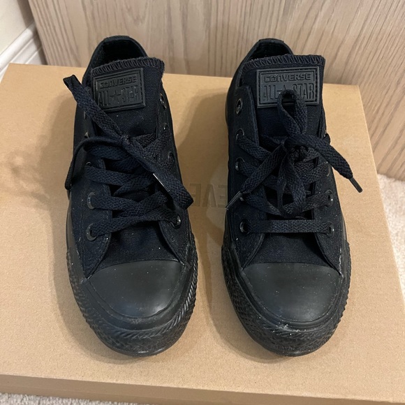 Converse - Picture 2 of 2